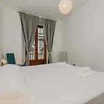 Bnbest Walk In Duomo 4-6 Pax Apartman