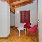 Bnbest Walk In Duomo 4-6 Pax Apartman