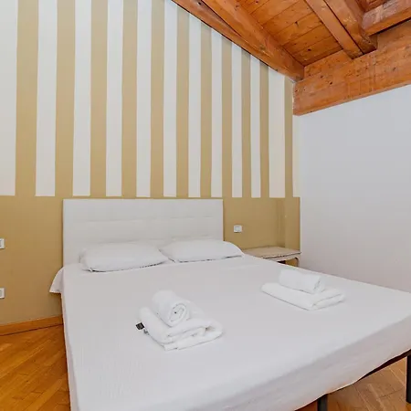 Apartment Bnbest Walk In Duomo 4-6 Pax Milan