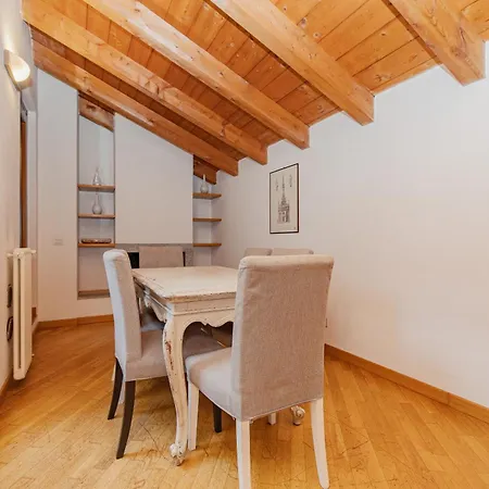 Bnbest Walk In Duomo 4-6 Pax Apartment *