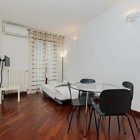 Apartment Bnbest Walk In Duomo 4-6 Pax Milan